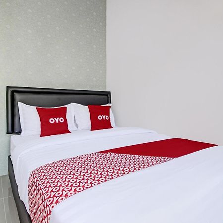 Super Oyo Collection O 92363 Kp Inn 요그야카르타 외부 사진