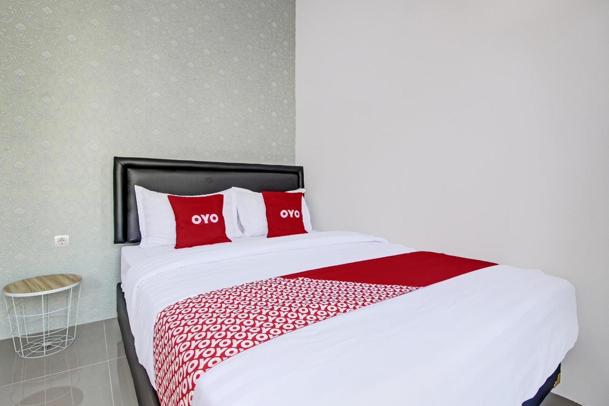 Super Oyo Collection O 92363 Kp Inn 요그야카르타 외부 사진