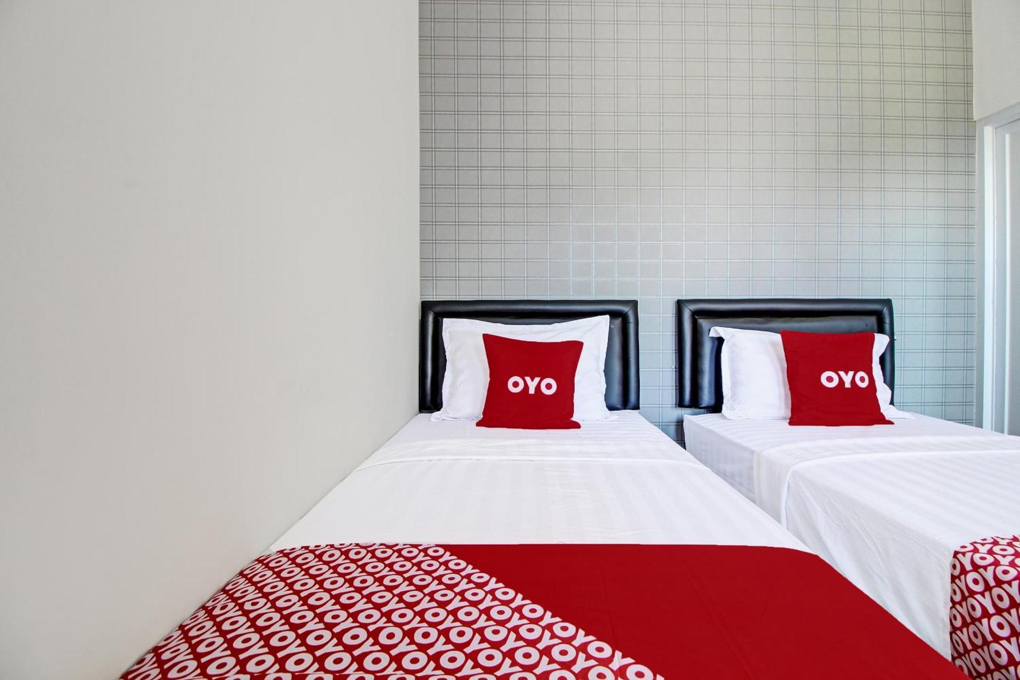 Super Oyo Collection O 92363 Kp Inn 요그야카르타 외부 사진