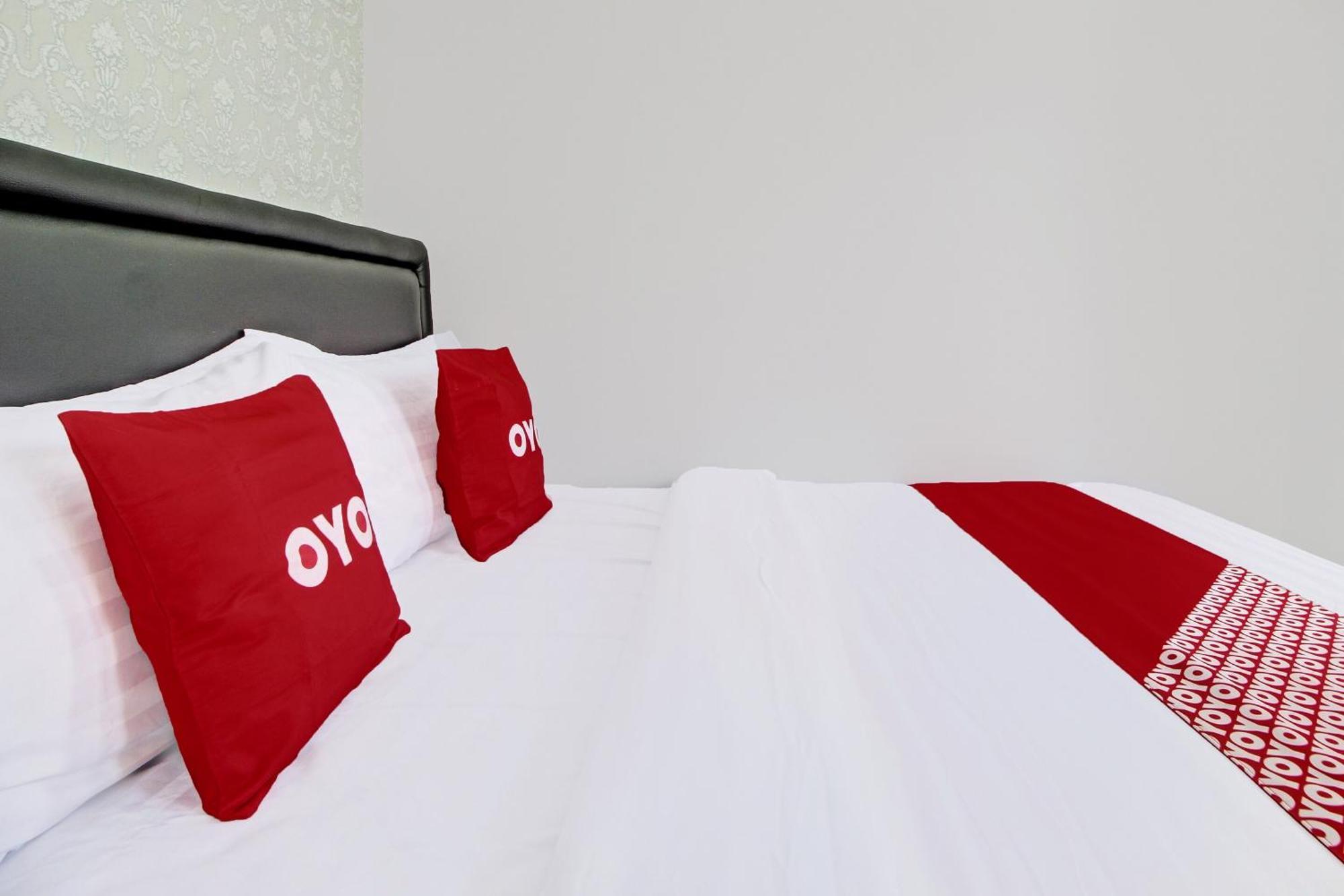 Super Oyo Collection O 92363 Kp Inn 요그야카르타 외부 사진