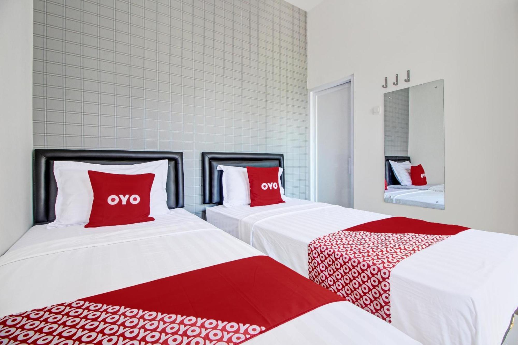 Super Oyo Collection O 92363 Kp Inn 요그야카르타 외부 사진