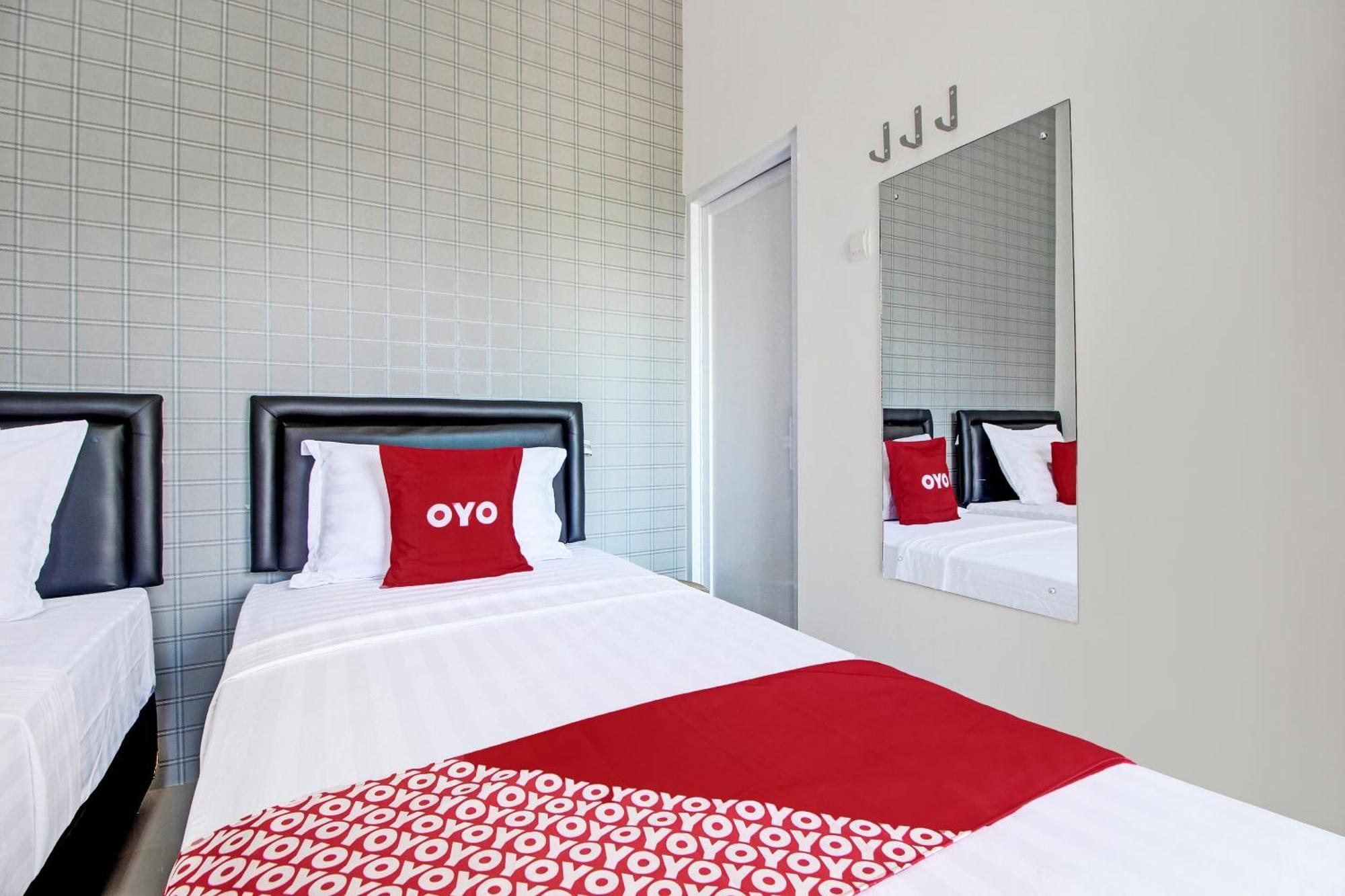 Super Oyo Collection O 92363 Kp Inn 요그야카르타 외부 사진