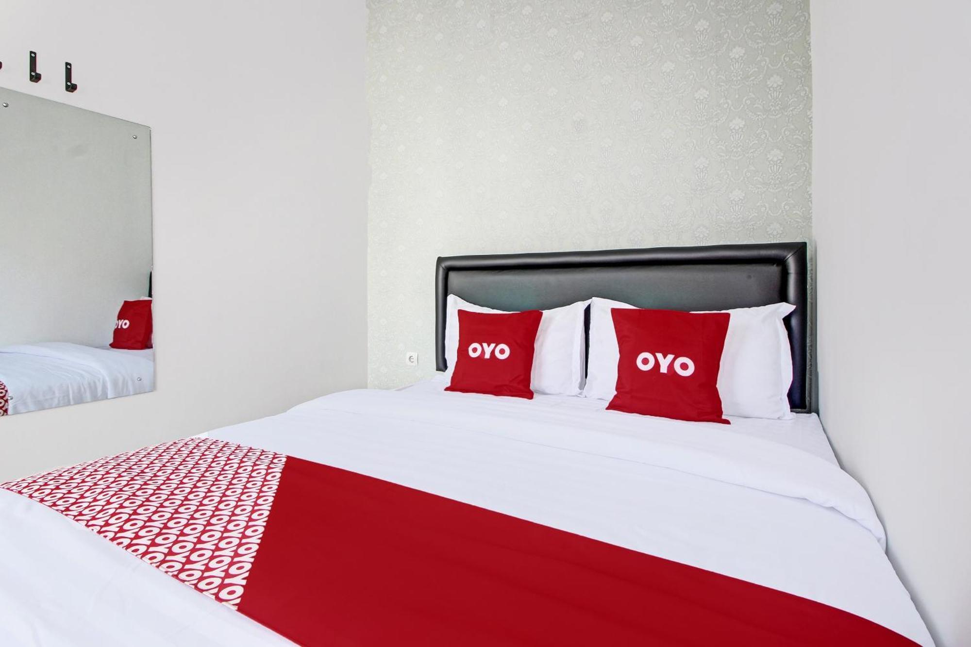Super Oyo Collection O 92363 Kp Inn 요그야카르타 외부 사진