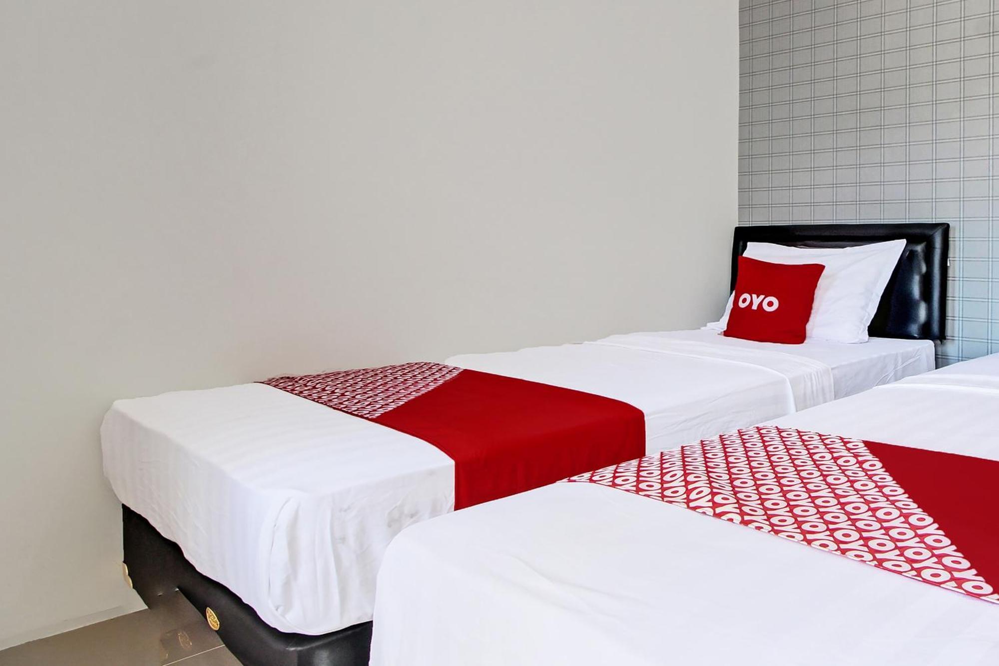 Super Oyo Collection O 92363 Kp Inn 요그야카르타 외부 사진